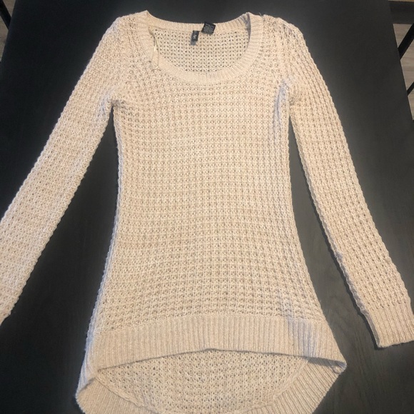 Sweater - Picture 1 of 3